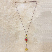 Load image into Gallery viewer, Oriental Flower Necklace
